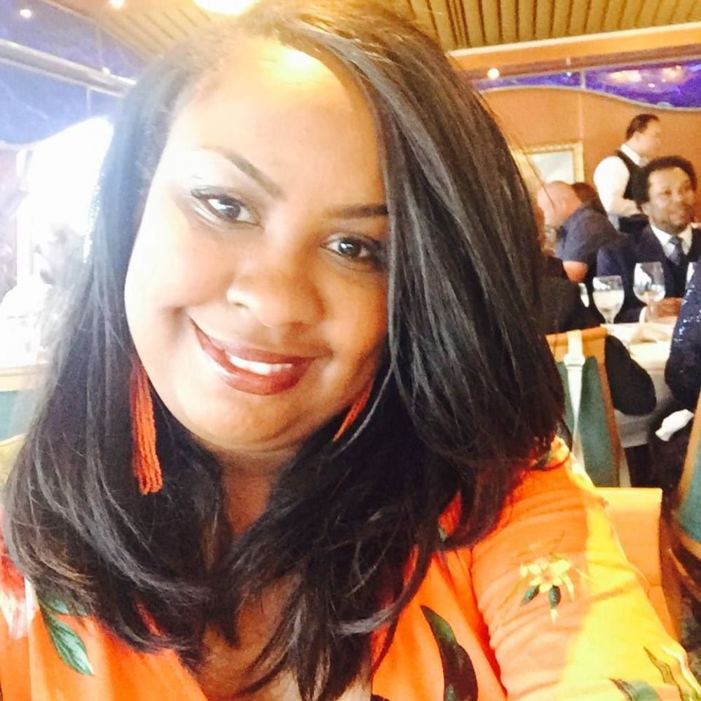 Meet your Posher, Denise nise'